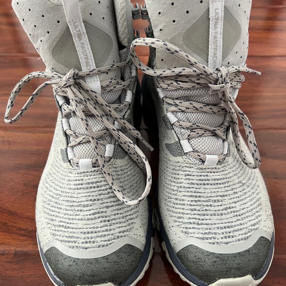 The North Face VECTIV Fastpack Mid Futurelight Hiking Boots - Women’s 8 (EU 39) - Picture 2 of 6